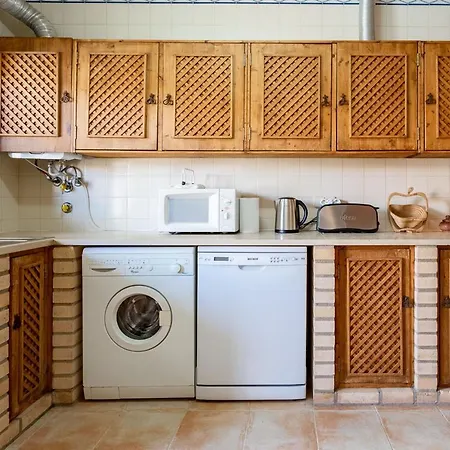 Sunny 2bdr House W/ Private Pool By Lovelystay 아파트 *