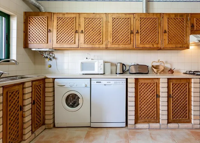 Sunny 2bdr House W/ Private Pool By Lovelystay 아파트 *