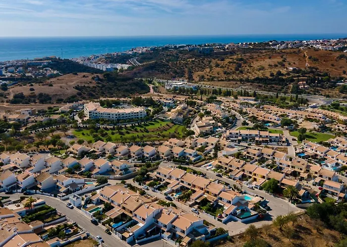 아파트 Sunny 2bdr House W/ Private Pool By Lovelystay