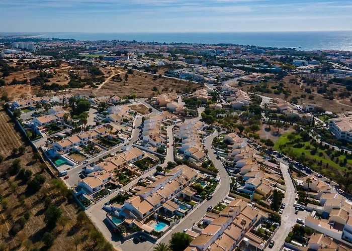 아파트 Sunny 2bdr House W/ Private Pool By Lovelystay