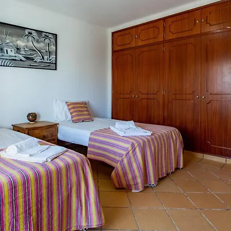 Sunny 2bdr House W/ Private Pool By Lovelystay Appartamento Albufeira