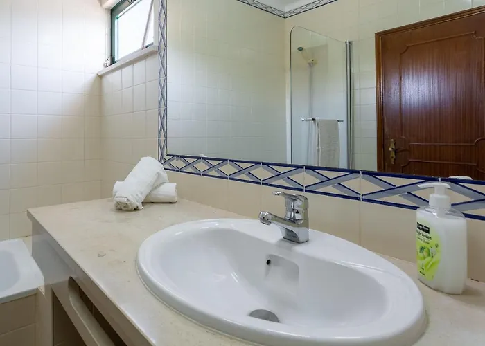 Sunny 2bdr House W/ Private Pool By Lovelystay * 阿尔布费拉