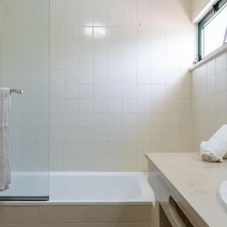 Sunny 2bdr House W/ Private Pool By Lovelystay 알부페이라